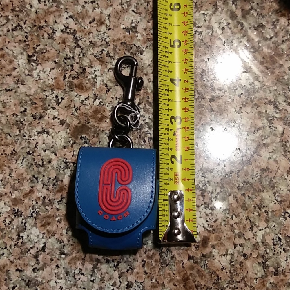 COACH || AIRPOD CASE (NEW WITHOUT TAG) - Picture 3 of 4